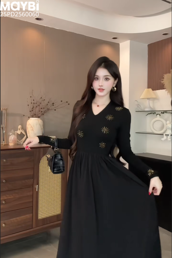 Đầm xòe dài tay dáng maxi