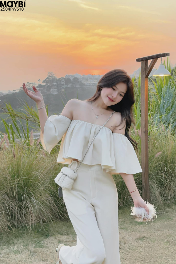 Set áo trễ vai nhún bèo và quần culottes ống rộng kem
