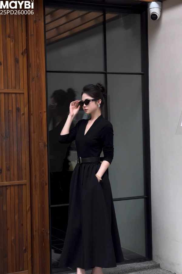 Đầm nhún xòe cổ V dài tay dáng midi