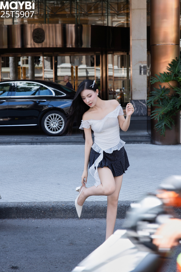 Áo ren bẹt vai phối bèo