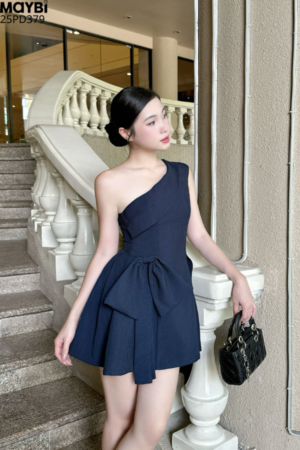 Đầm xòe lệch vai đính nơ dáng mini