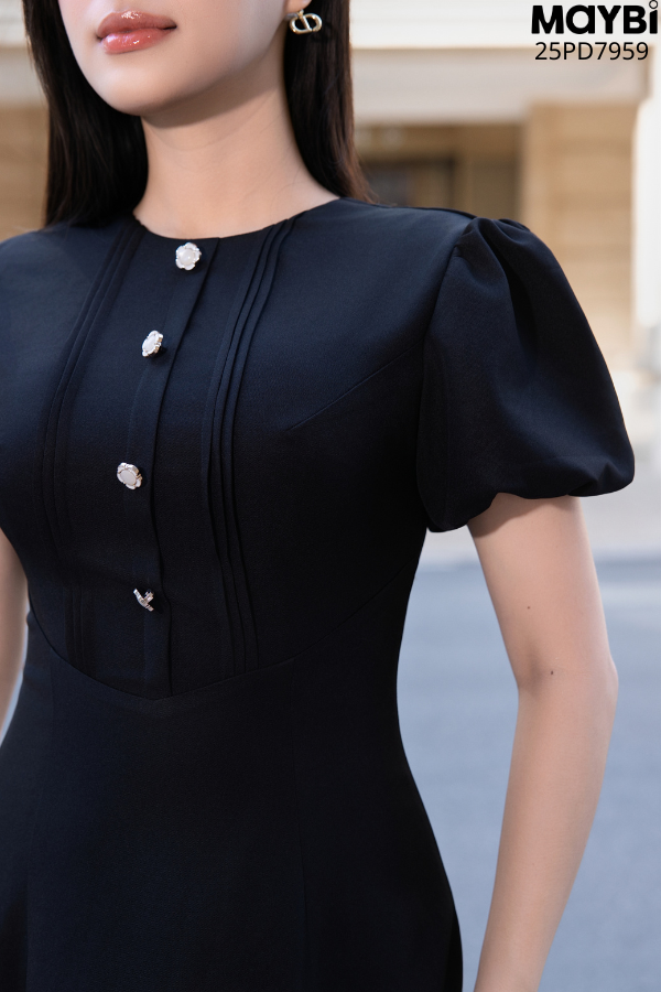 Đầm midi cổ tròn cut-out lưng nút kiểu