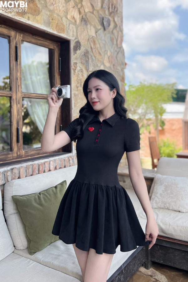 Đầm polo thun đen tùng nhún xòe dáng mini