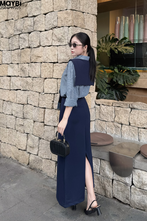 Set áo sơ mi và chân váy suông dáng midi kèm choàng cổ