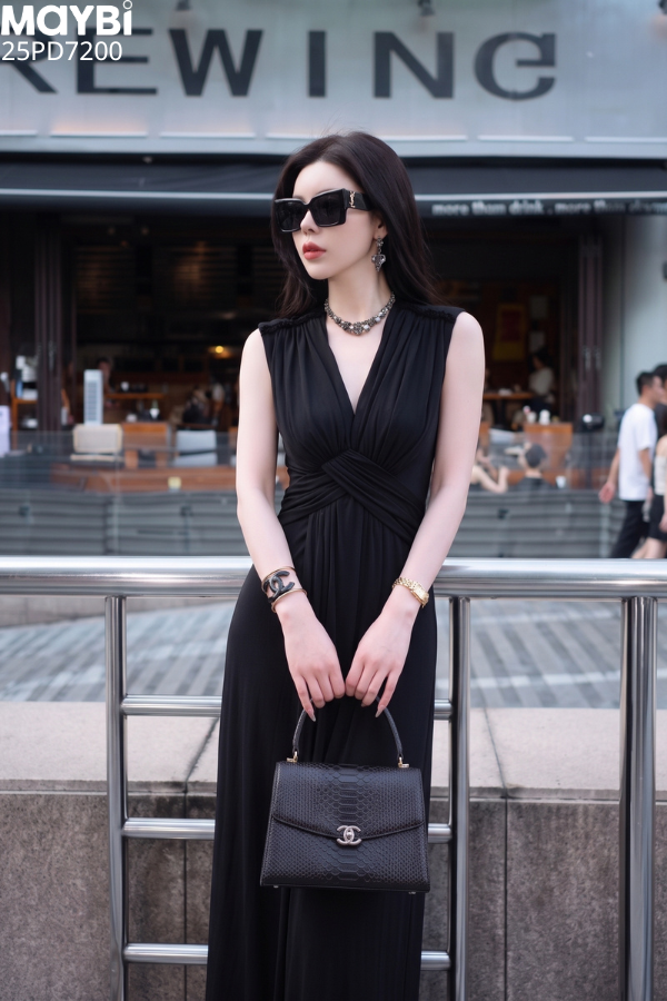 Đầm Midi Cổ V Sát Nách