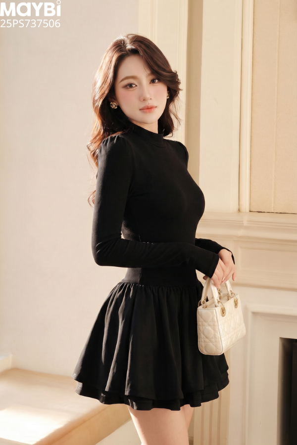Set áo thun dài tay chân váy xòe dáng mini
