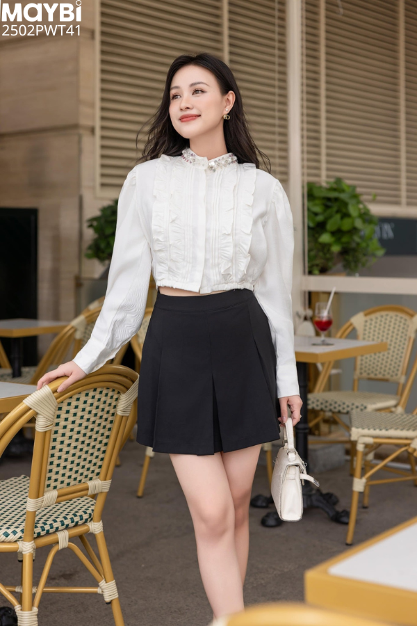 Áo sơ mi phối bèo cổ đính đá dáng ngắn tay dài