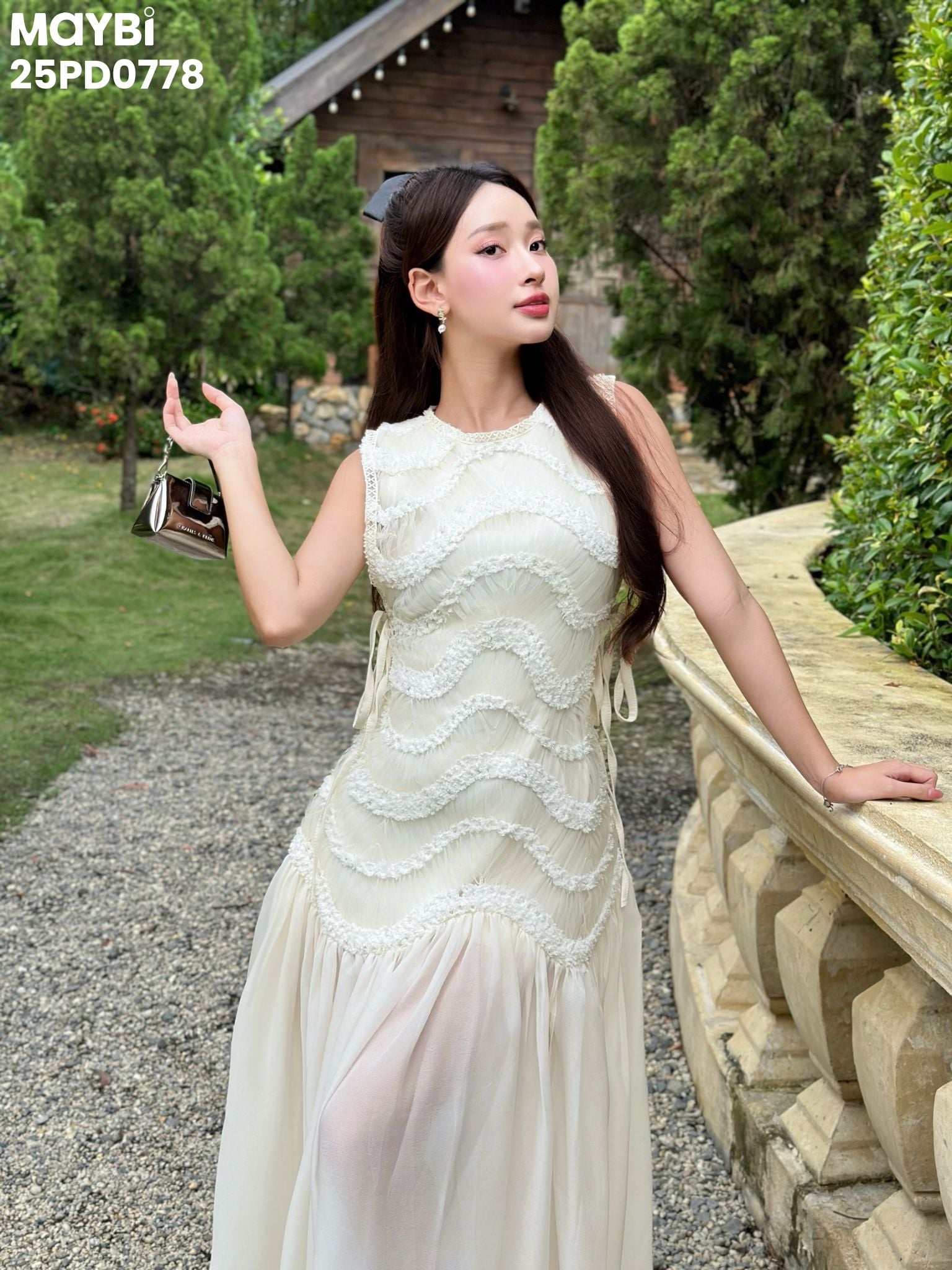 Đầm voan nhún kiểu sát nách dáng midi