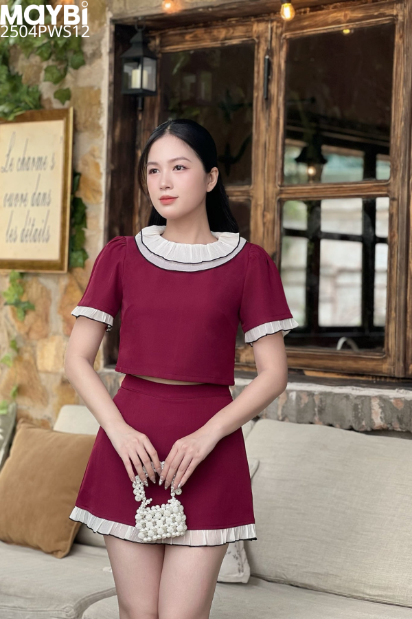Set áo và chân váy dáng mini đỏ phối bèo