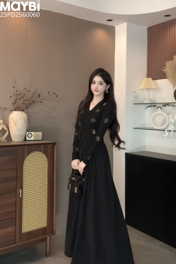 Đầm xòe dài tay dáng maxi