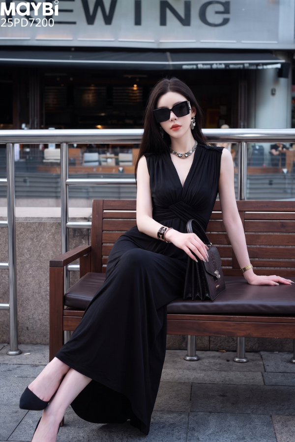Đầm Midi Cổ V Sát Nách