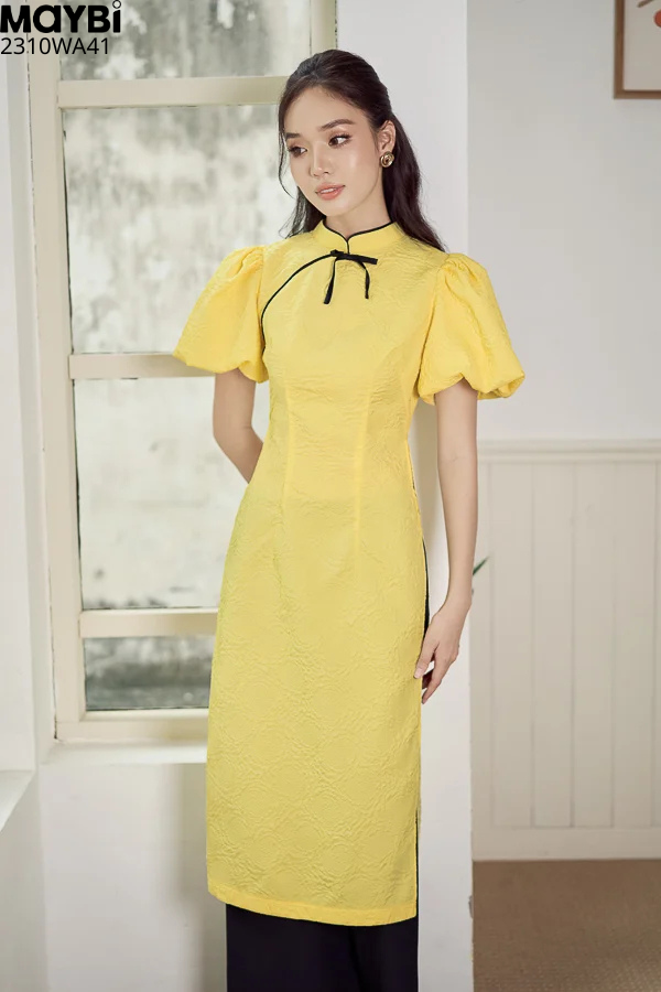 Áo dài ôm xốp hoa viền đen