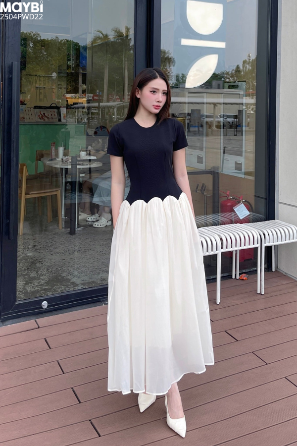 Đầm thun ôm đen tay ngắn tùng xòe dáng maxi