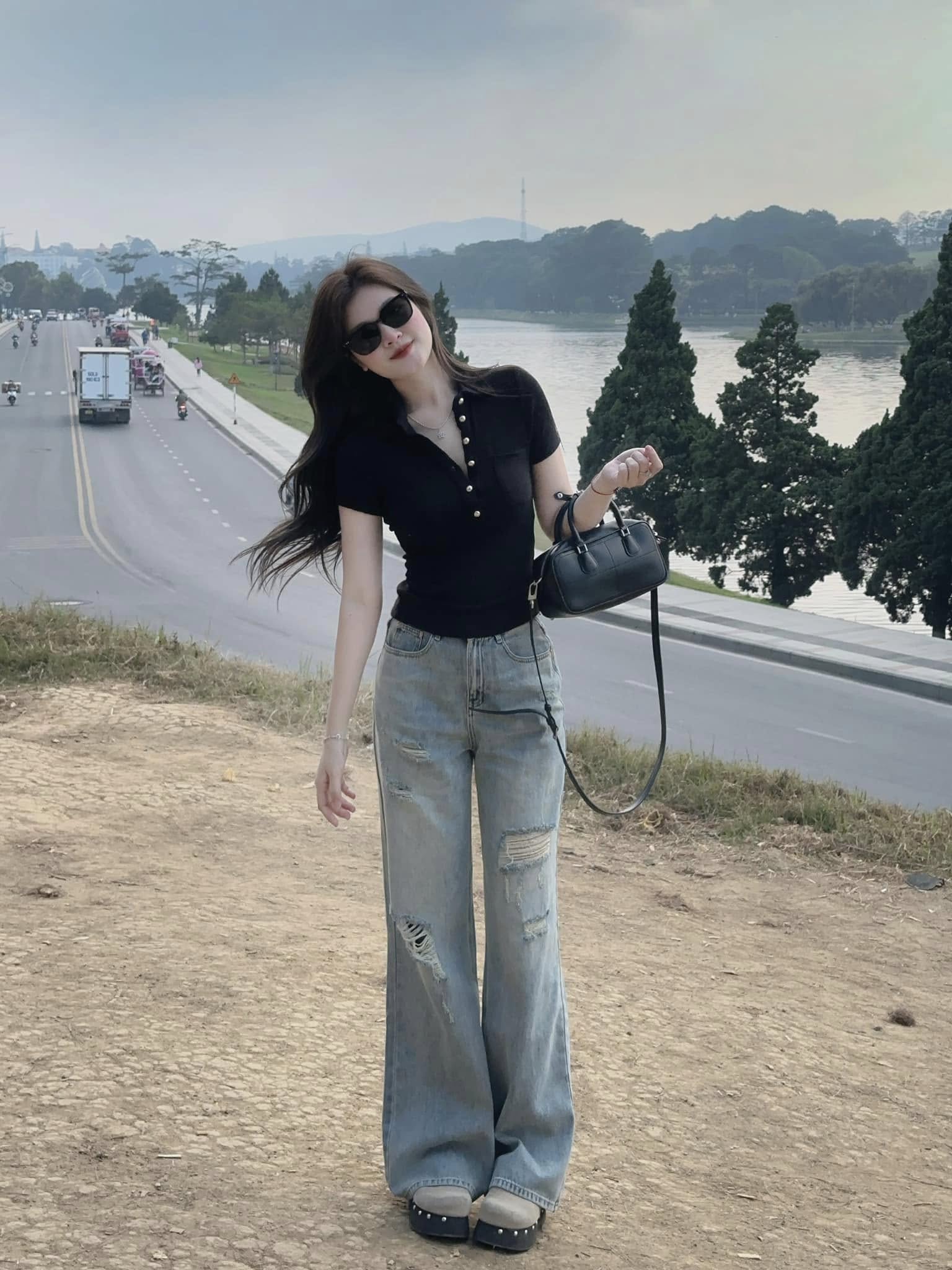 Áo polo thun ôm đen ngắn tay phối nút