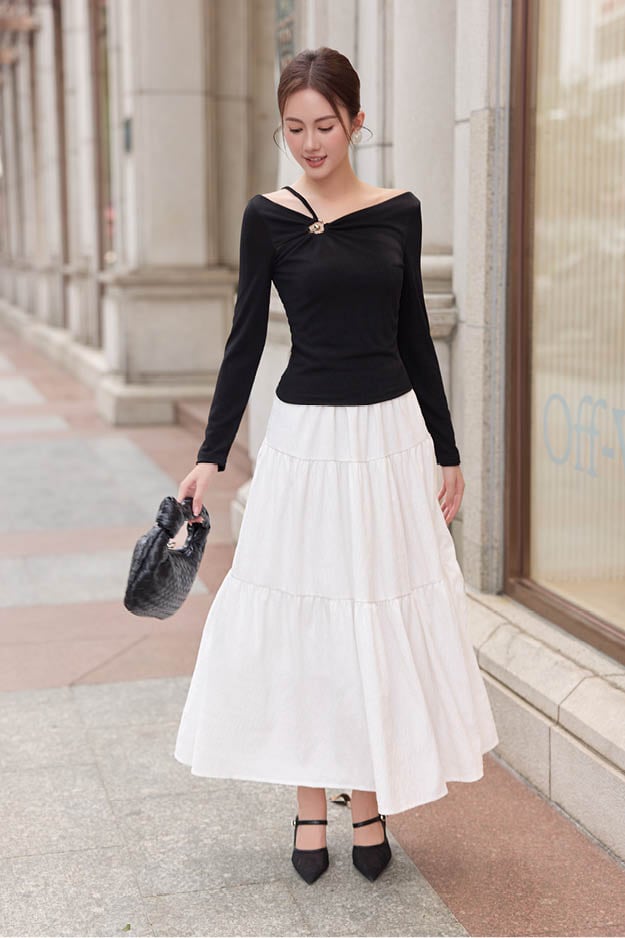 Áo ôm thun ướt cổ xéo