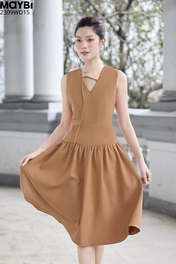Đầm midi xòe bố len cổ V phối dây trang trí