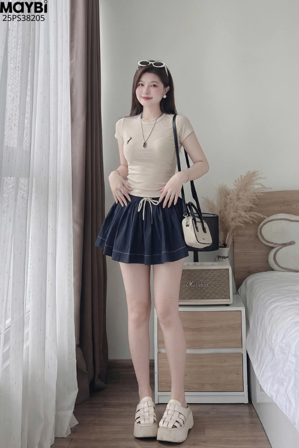 Set áo thun ôm chân váy xòe mini