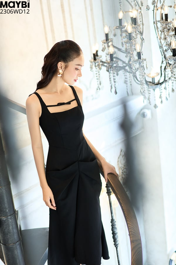 Đầm 2 dây ôm tuyết mưa tà kiểu