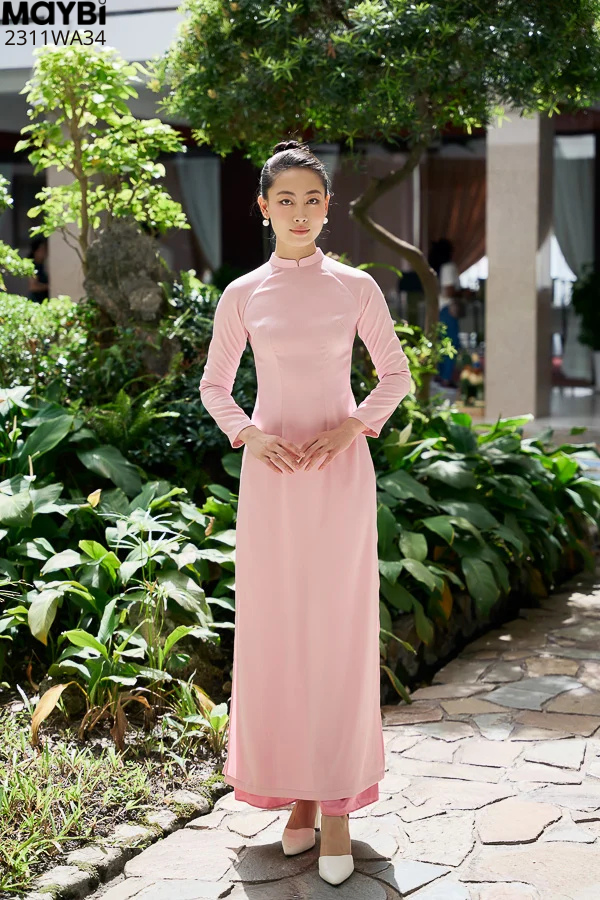 Áo dài ôm lụa