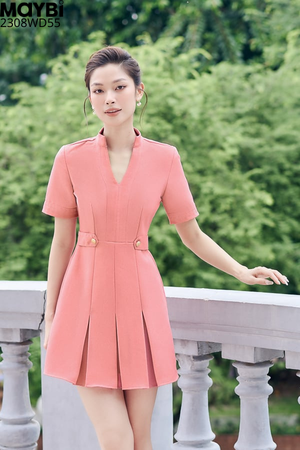 Đầm mini ôm pho xéo cổ trụ tay ngắn