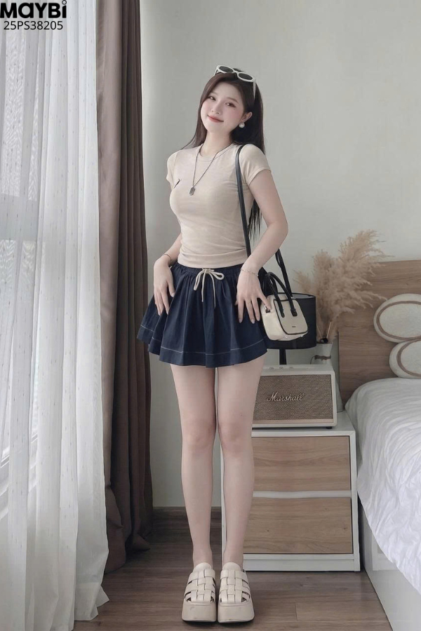 Set áo thun ôm chân váy xòe mini