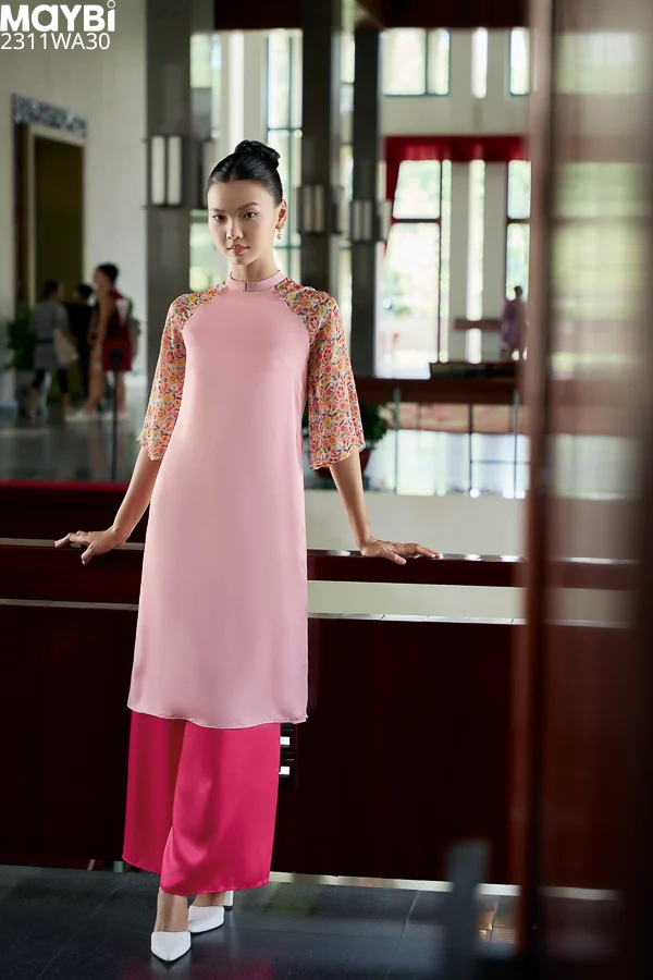 Áo dài suông lụa sóng phối tay voan họa tiết
