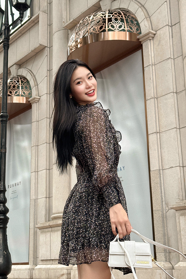 Đầm xòe voan đắp tà in họa tiết