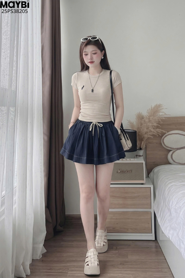 Set áo thun ôm chân váy xòe mini