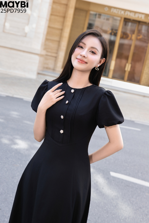 Đầm midi cổ tròn cut-out lưng nút kiểu
