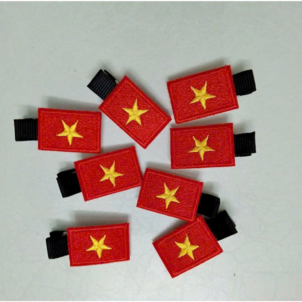 [QUÀ TẶNG] Kẹp tóc Lá Cờ Tổ