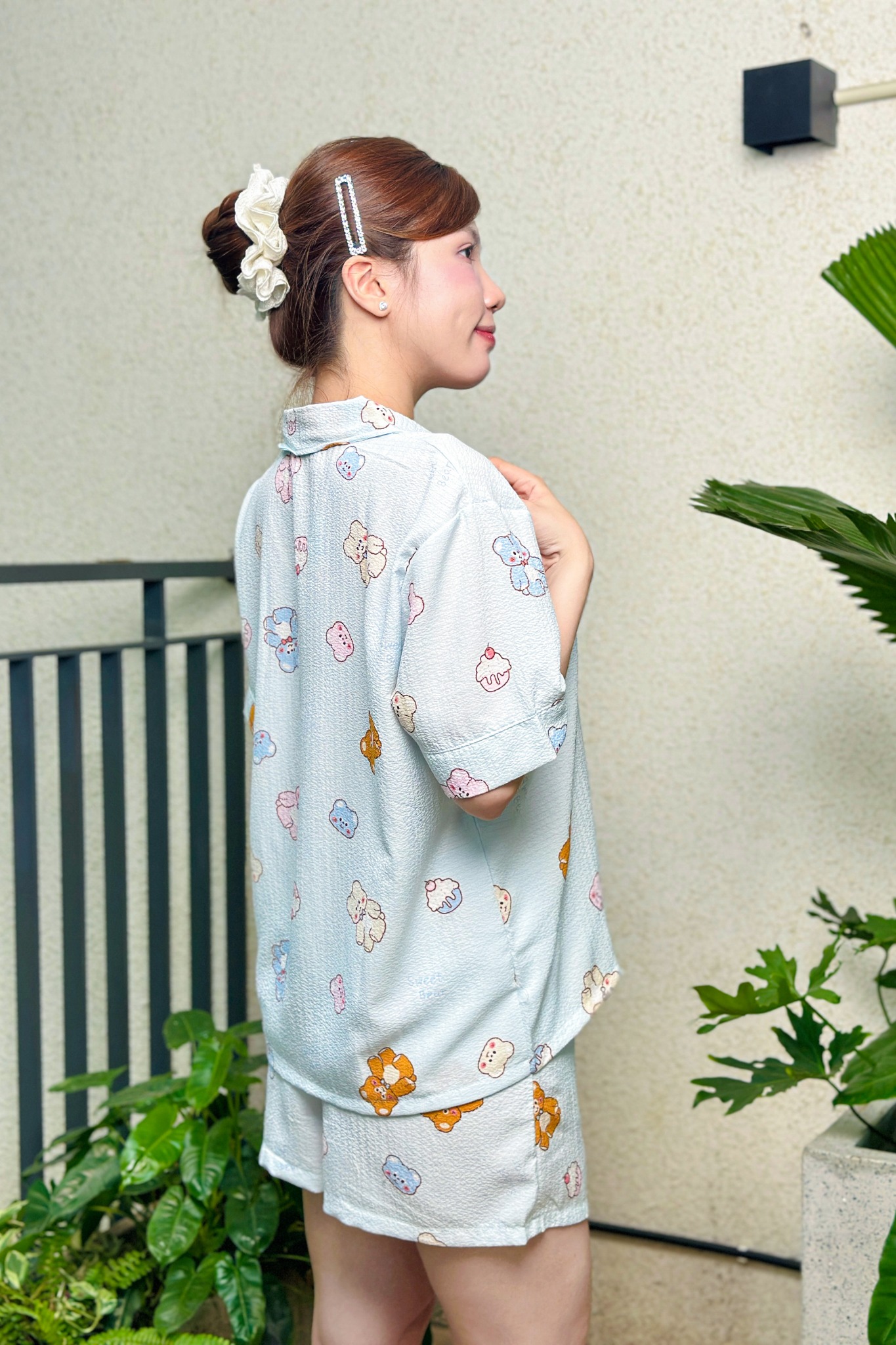 Bộ pyjama ngắn suông ngắn tay in hình gấu