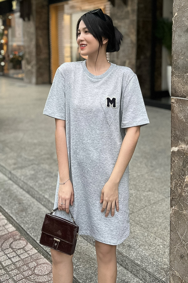 Đầm thun suông phối sticker M