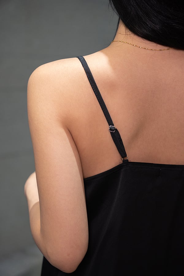 Đầm hai dây lụa dáng mini