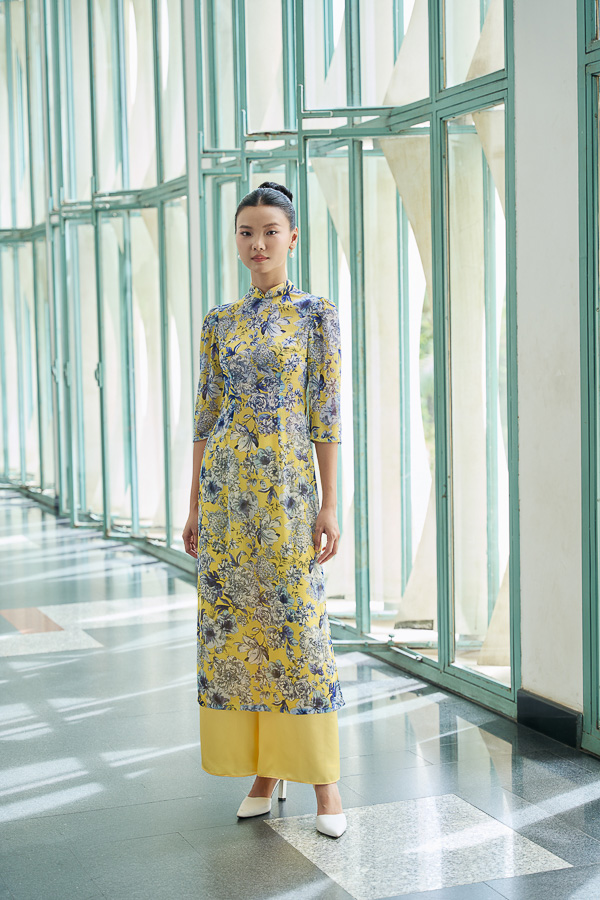 Áo dài ôm voan hoa tay phồng