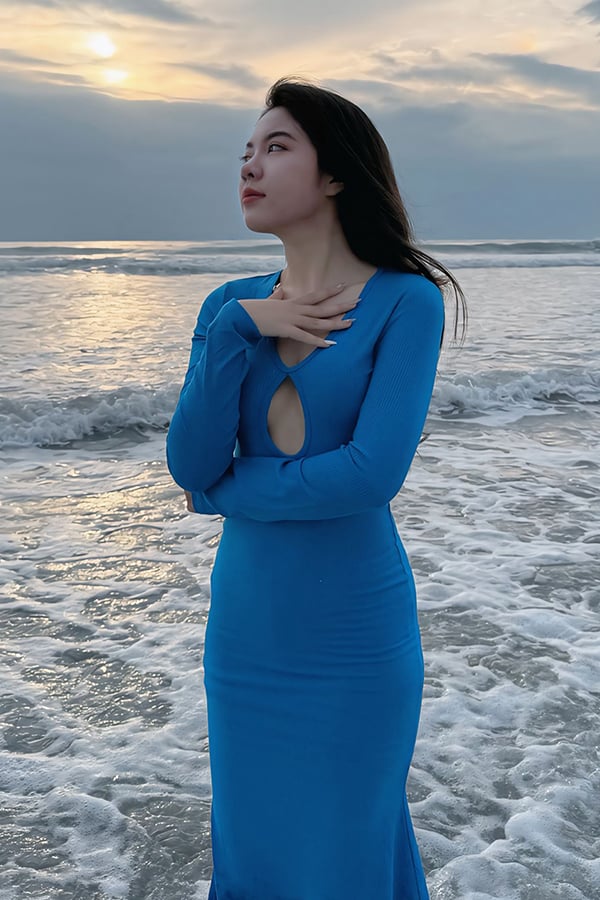 Đầm dài ôm thun cotton cut-out tay dài