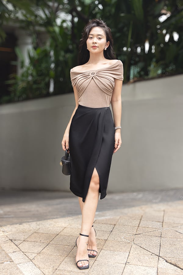 Chân váy xếp ly midi cotton lạnh chéo tà