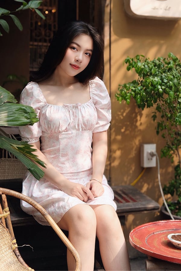 Áo kiểu ôm lụa in hoa nhún cup