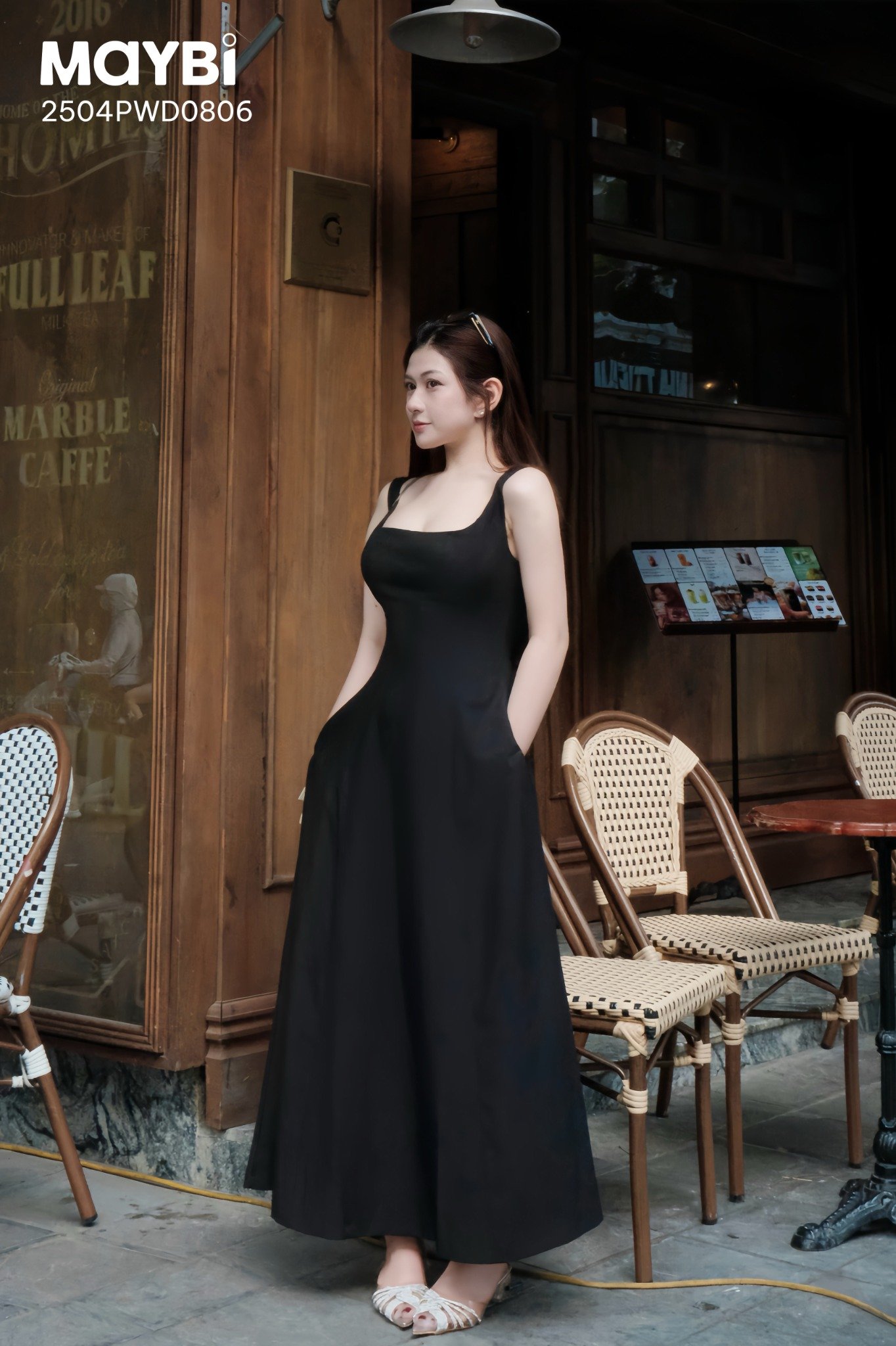 Đầm xòe cổ U dây bản dáng maxi đen