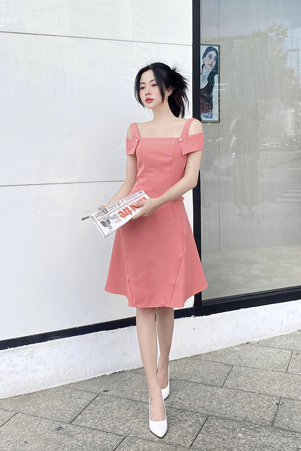 Đầm xòe pho xéo phối bèo tay kiểu