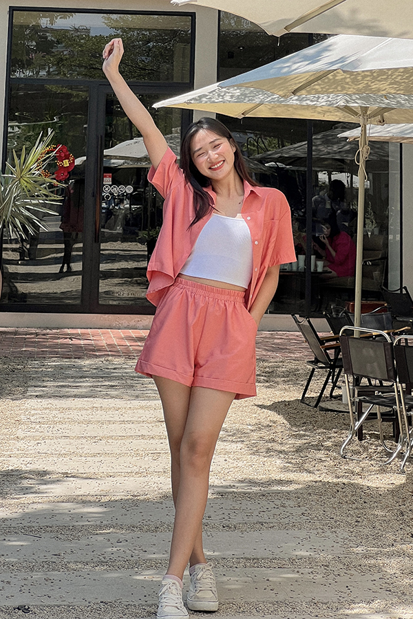 Áo sơ mi suông lụa chéo tay ngắn