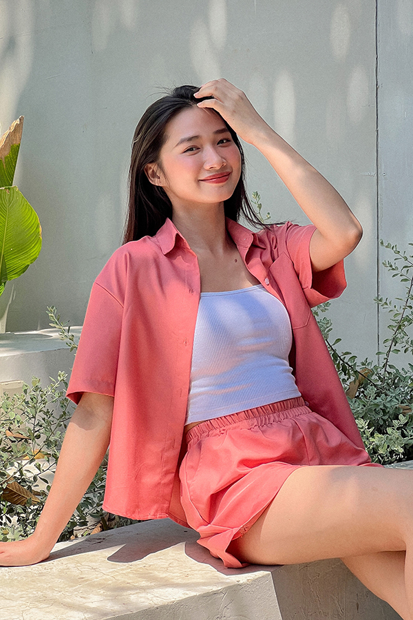 Áo sơ mi suông lụa chéo tay ngắn