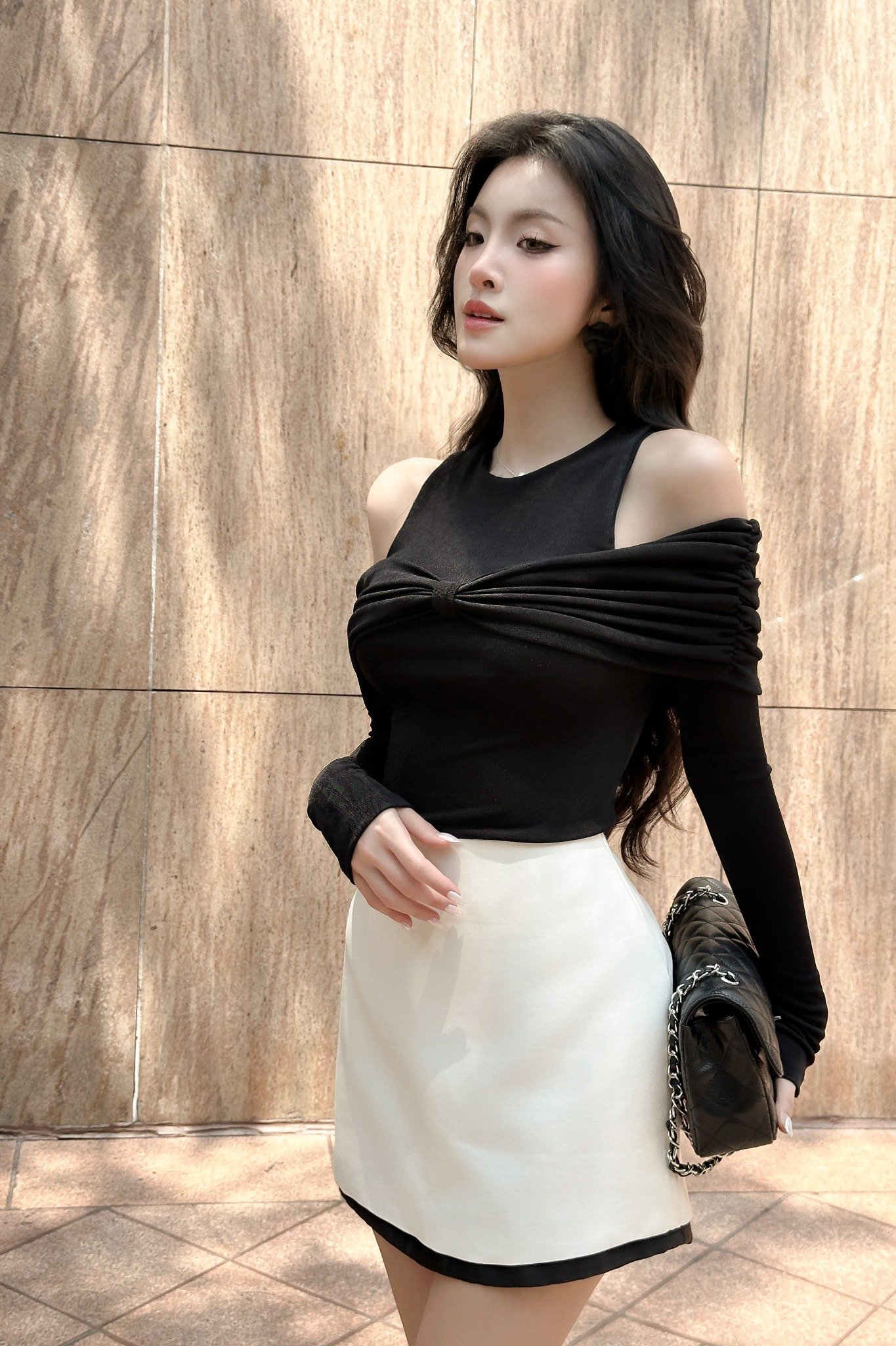 Set áo thun kiểu bẹt vai tay dài phối chân váy A dáng mini