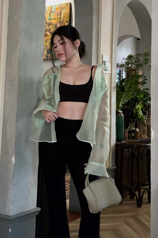 Áo sơ mi suông oganza có túi đắp