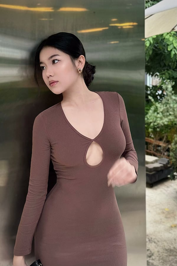 Đầm dài ôm thun cotton cut-out tay dài