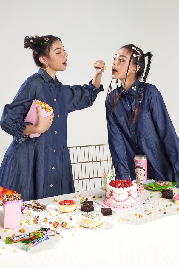 Đầm sơ mi form rộng denim xanh đậm