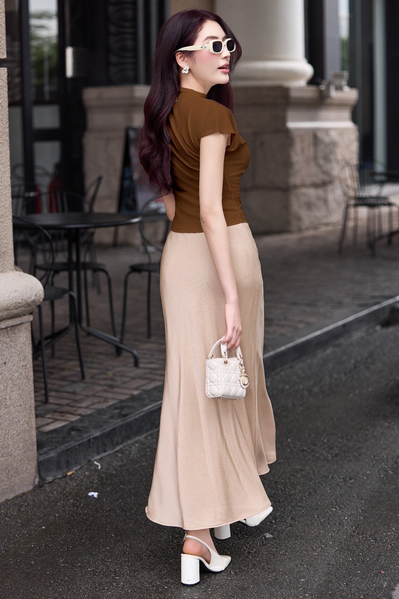 Áo thun ôm xếp ly vai