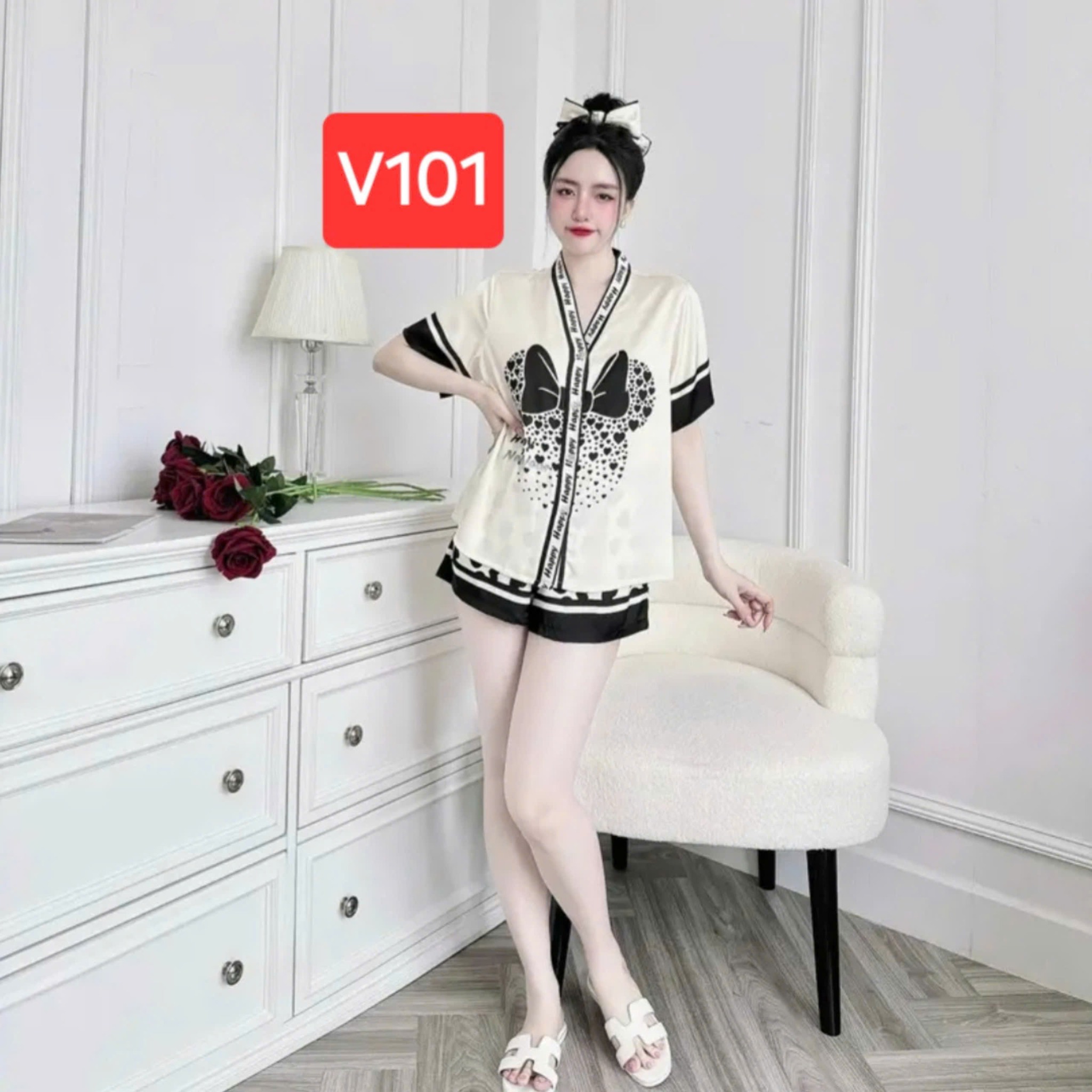 Bộ pyjama ngắn suông lụa kem phối đen