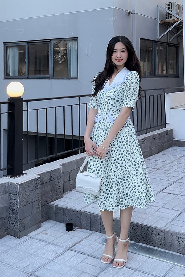 Đầm gài nút xòe lụa cổ đan-tông phối ren