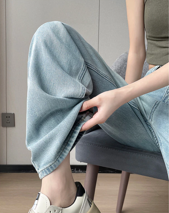 Quần jean ống suông túi trước