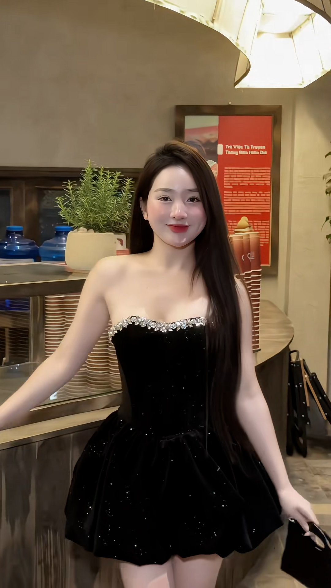 Đầm quây đính đá dáng mini